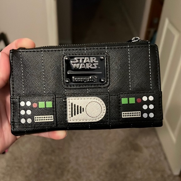 ❌SOLD❌Loungefly Star Wars Darth Vader Cosplay Wallet - Picture 1 of 5